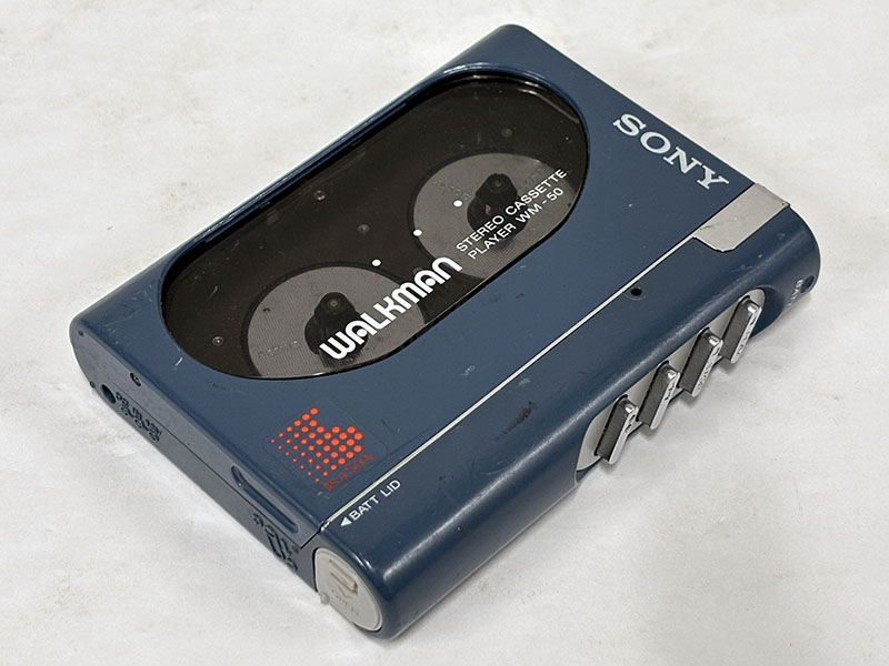 SONYのカセットウォークマン WM-50 ブルー 表