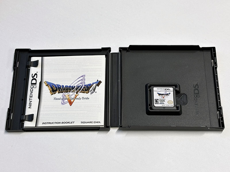 ニンテンドーDSソフト ドラゴンクエスト5 天空の花嫁 北米版 同梱物