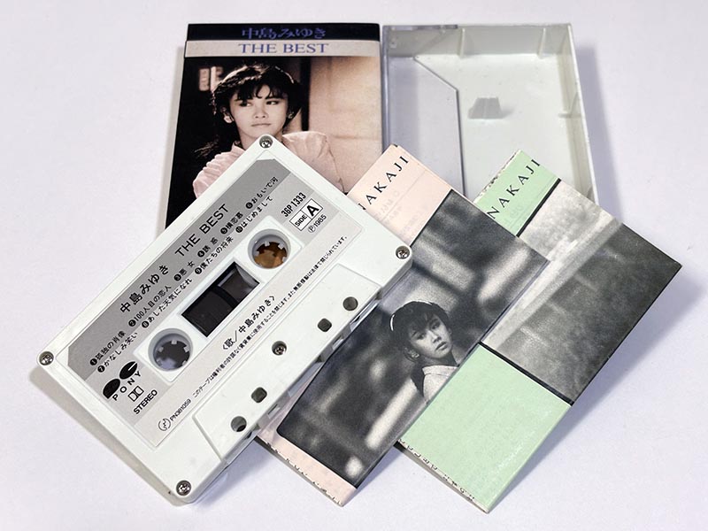 カセットテープ:アルバム 中島みゆき THE BEST ザ・ベスト 同梱物
