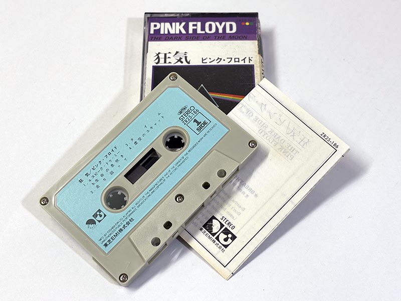 カセットテープ:アルバム ピンク・フロイド THE DARK SIDE OF THE MOON 狂気 同梱物