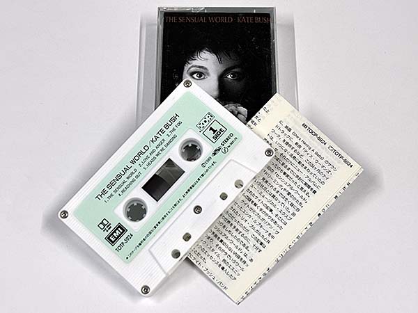 カセットテープ:アルバム ケイト・ブッシュ KATE BUSH センシュアル・ワールド THE SENSUAL WORLD 同梱物