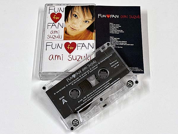 カセットテープ:ベストアルバム 鈴木あみ FUN for FUN 同梱物