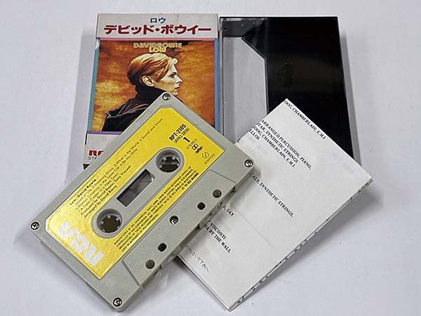 カセットテープ:アルバム デビッド・ボウイ DAVID BOWIE ロウ LOW 同梱物