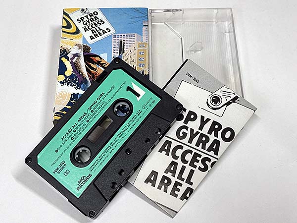 カセットテープ:ライブアルバム スパイロ・ジャイラ Spyro Gyra アクセス・オール・エリア Access All Areas 同梱物