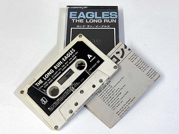 カセットテープ:アルバム EAGLES イーグルス THE LONG RUN ロング・ラン 同梱物