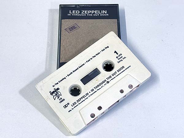 カセットテープ:アルバム LED ZEPPELIN レッド・ツェッペリン IN THROUGH THE OUT DOOR 同梱物