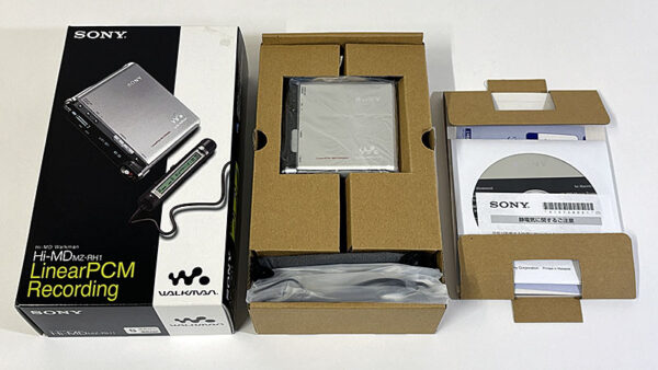 SONY MZ-RH1 Hi-MD Walkman 未使用 箱付 SONY MZ-RH1 Walkman Hi-MD Player MiniDisc Recorder Silver Working