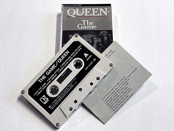 カセットテープ:アルバム クイーン QUEEN ザ・ゲーム The Game 同梱物