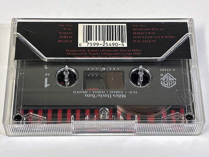 カセットテープ:アルバム マイルス・デイヴィス Miles Davis チュチュ TUTU パッケージ裏