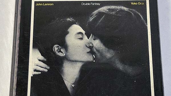 [カセットテープ:アルバム] ジョン・レノン / ヨーコ・オノ ダブル・ファンタジー Double Fantasy 未開封品 を買い取りました
